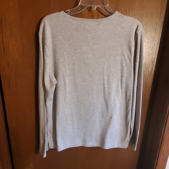 Gray knit holiday tee shirt - Picture 3 of 3